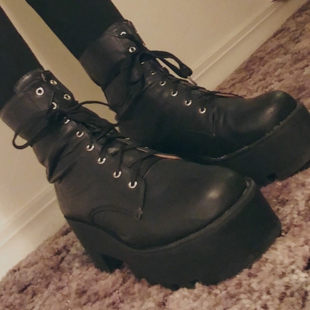 Platform Lug Sole 90's Style Combat Boots
